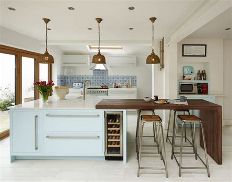 Kitchen island seating ideas: 20 looks to consider | Real Homes