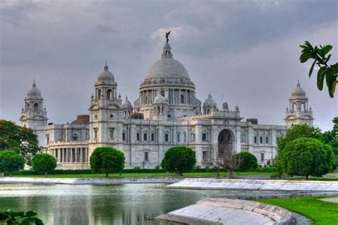 TOP 10 Tourist Places in KOLKATA - India