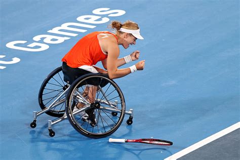 Diede de Groot wins wheelchair tennis gold to stay on track for golden slam