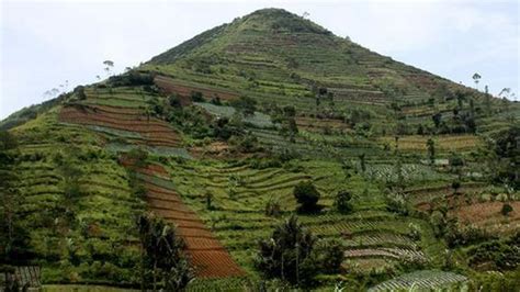 Gunung Padang, Punden Berundak yang Ditinggali Berulang-ulang - News Liputan6.com