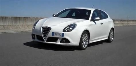 Alfa Romeo Giulietta review video | CarSession