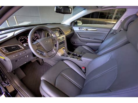 2017 Hyundai Sonata: 158 Interior Photos | U.S. News