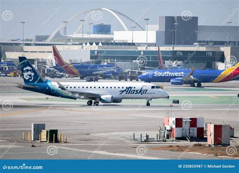 Alaska Airlines Passenger Plane at LAX Editorial Photography - Image of ...