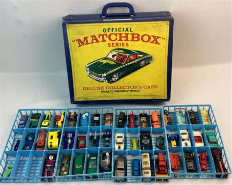 Vintage Lot of 46 Various Matchbox, Hot Wheels, Etc.. Cars i