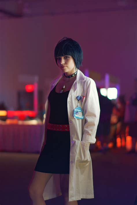 This is a cosplay of Tae Takemi of the Persona Five game at Quakecon 2017