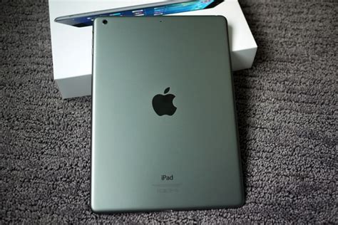 Hands On: iPad Air in Space Gray; Silver iPad Air Unboxing [VIDEO ...