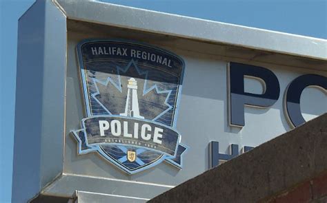 Halifax police search for suspect in early morning robbery - Halifax | Globalnews.ca