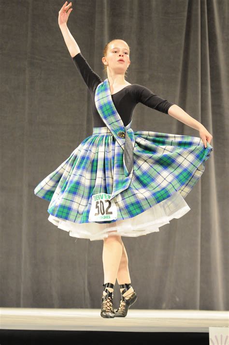 Like a Scottish ballerina :-) Celtic Dance, Irish Dance, Couple Dancing, Girl Dancing, Ballet ...