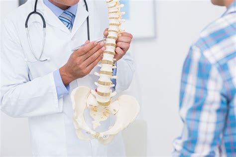 5 Signs You Should See an Orthopedic Spine Specialist | Comprehensive Spine Institute