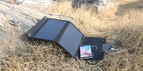 5 Best Solar Powered Phone Chargers of 2022 | Greentumble