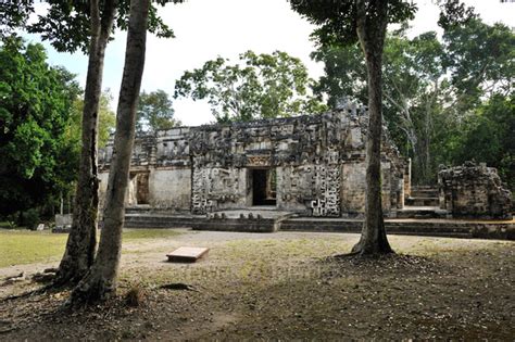 travel4pictures | Chicanna | Itzamna temple, Edificio II