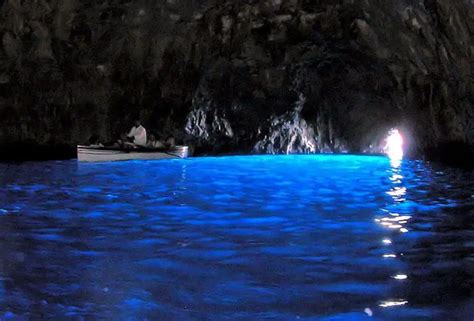 Blue Grotto in Capri | Wondermondo