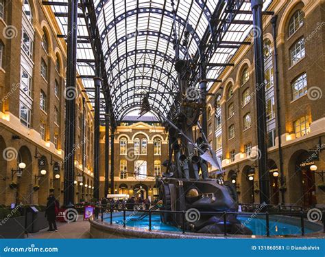 Wide View of Hay`s Galleria in London, a Retail and Office Gallery ...