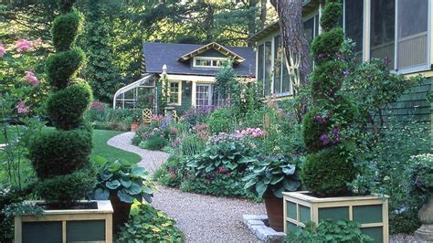 5 Tips for Designing the Perfect Cottage Garden