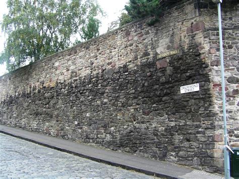 Edinburgh Town Wall, Flodden Wall, Drummond Street to Pleasance | City of Edinburgh | Edinburgh ...