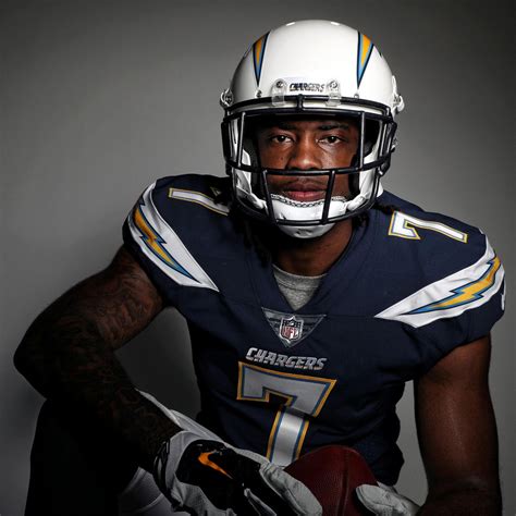 Los Angeles Chargers: First look at WR Mike Williams in uniform