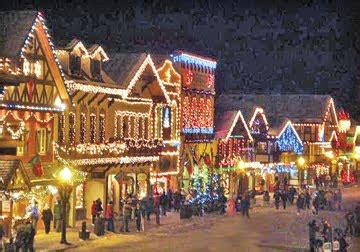 Christmas Wonderland: Small U.S town decorates its streets with a staggering 500,000 Christmas ...