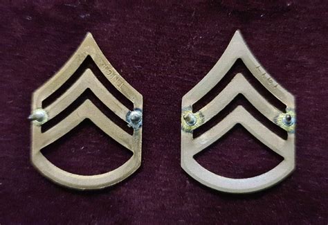 US Army Staff Sergeant Rank Collar Pin, Men's Fashion, Watches ...