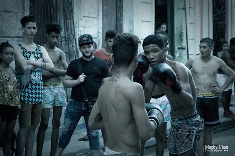 Street Boxing in Cuba | PhotoSafari