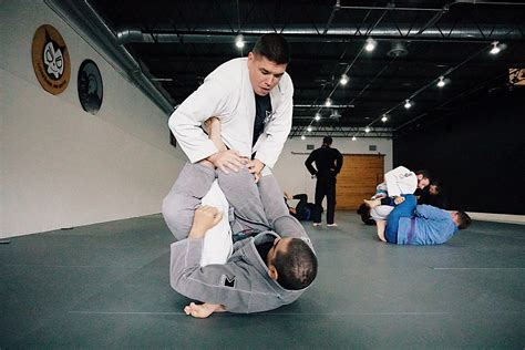 7 Ways to Build a Consistent BJJ Routine for Beginners