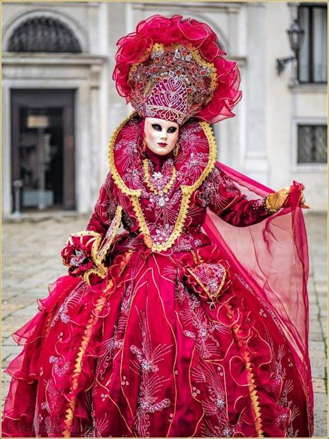 Carnaval de Venise les masques et costumes Venetian Costumes, Venice Carnival Costumes, Venetian ...