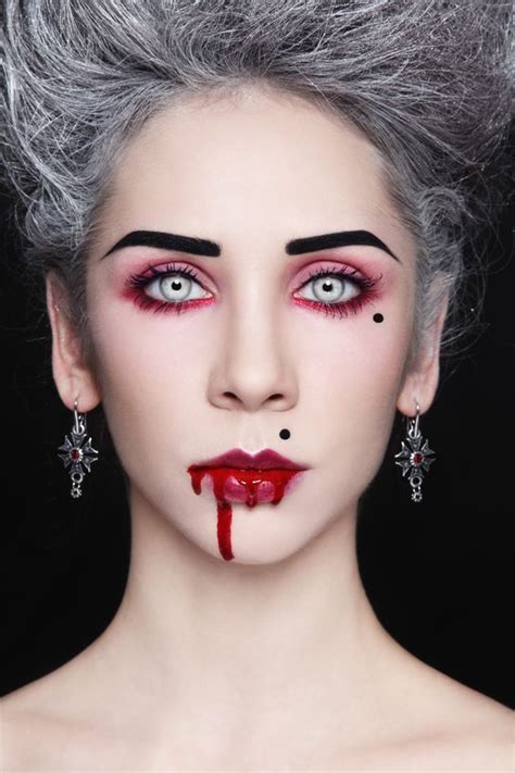 Pretty, Beautiful, Sexy & Scary Vampire Halloween Makeup Ideas