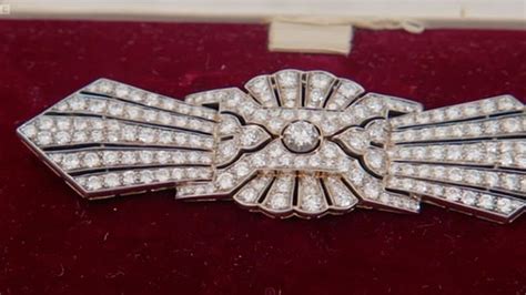 Antiques Roadshow: Tears over 1930s diamond brooch valued at $40,000 | The Courier Mail