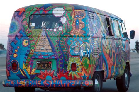 File:VW Bus T1 in Hippie Colors 2 retouched.jpg - Wikimedia Commons