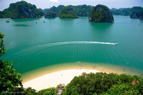 10 stunning beaches in Quang Ninh province you should visit