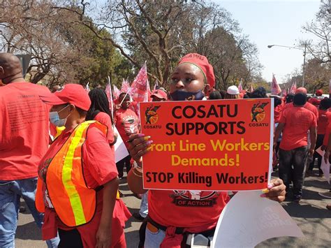 Nehawu hands over memorandum at Union Buildings as strike looms