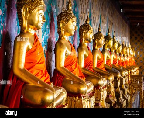 buddha statues in bangkok wat arun Stock Photo - Alamy