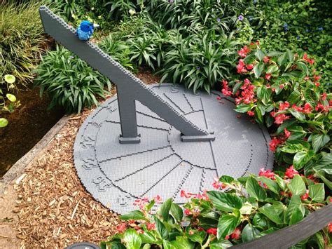 Large Sundial - 27,869 bricks — at Missouri Botanical Garden ...