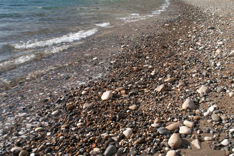 Researchers discover concerning plastic ‘pebbles’ littering UK beaches ...