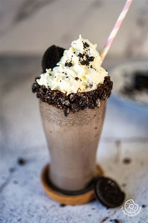 Oreo Milkshake - (Step-By-Step + Video Recipe) | My Ginger Garlic Kitchen