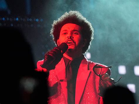 The Weeknd’s Super Bowl Halftime Show 2021: Photos – Hollywood Life