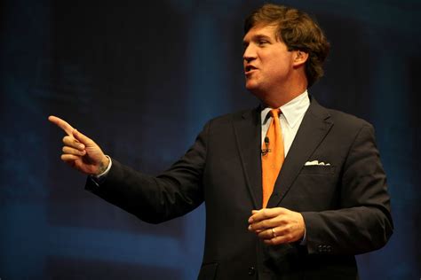 Tucker Carlson Bio, Age, Net Worth 2022, Salary, Wife, Kids, Height