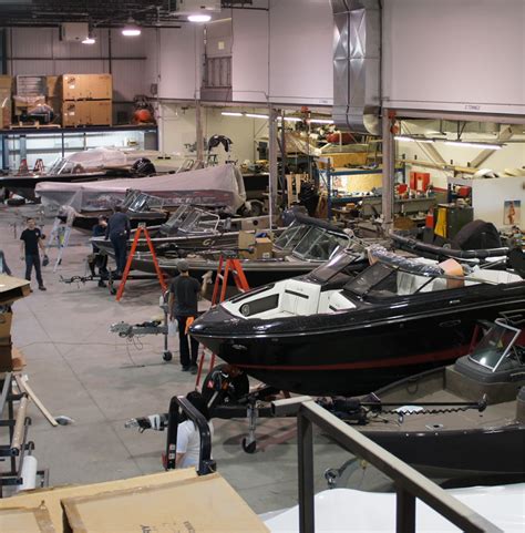 7 Signs You Need a Boat Repair Service