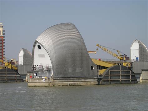 Structurae [en]: Thames Barrier