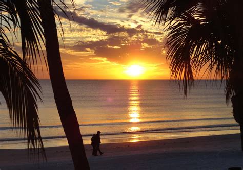 This looks like a sunrise, so I presume it's on the east coast of Florida.