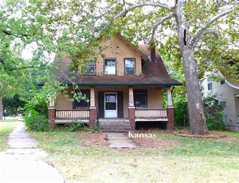 Sold - Circa 1912 Craftsman Bungalow With Gorgeous Elements in Topeka ...