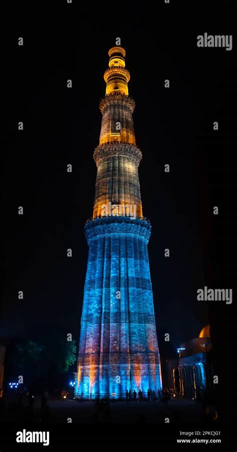 Beautiful Night View of Qutub Minar, Colorful Lightings on Qutub Minar ...