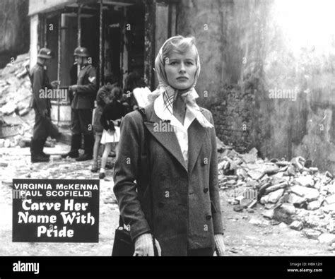 CARVE HER NAME WITH PRIDE, Virginia McKenna, 1958 Stock Photo - Alamy