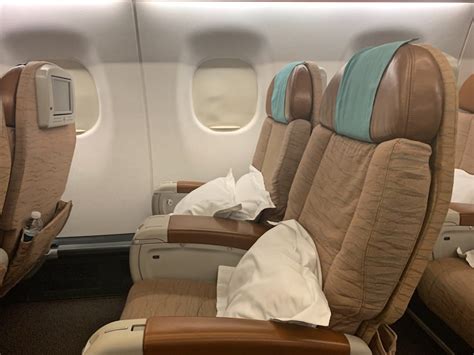 Review - Oman Air Embraer 175 Business Class, Muscat - Dubai - Zac George