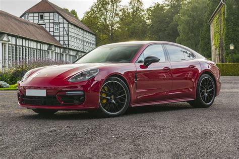 2022 Porsche Panamera GTS 4dr All-Wheel Drive Hatchback Pictures