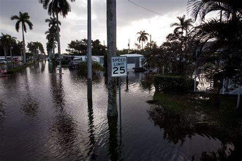 South Florida drenched by hurricane-force rains - November 16, 2023 ...