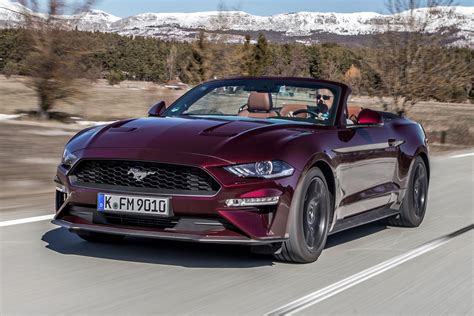 New Ford Mustang EcoBoost Convertible 2018 review | Auto Express