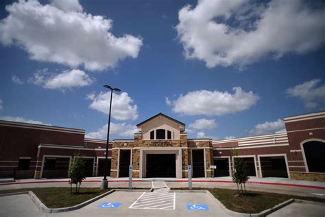 Texas top-ranked high schools don’t prepare most kids for college, data shows - Houston Chronicle