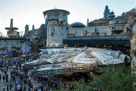 Star Wars Galaxy’s Edge at Hollywood Studios | Disney