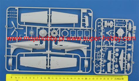 FM-2 Wildcat Model Kit Arma Hobby 70033