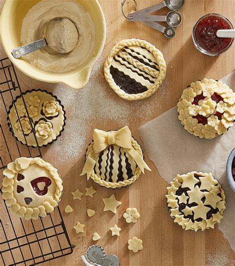 How To Make Decorative Crust Mini Pies | JOANN